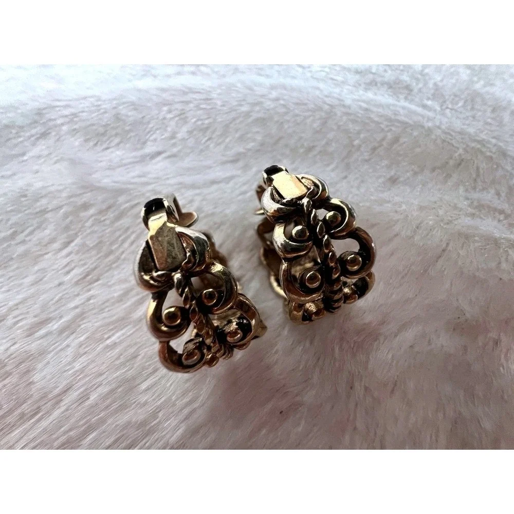 Avon Vintage Clip On J Hoop Earrings‎ Gold Tone Openwork Scroll Rope Baroque 80s